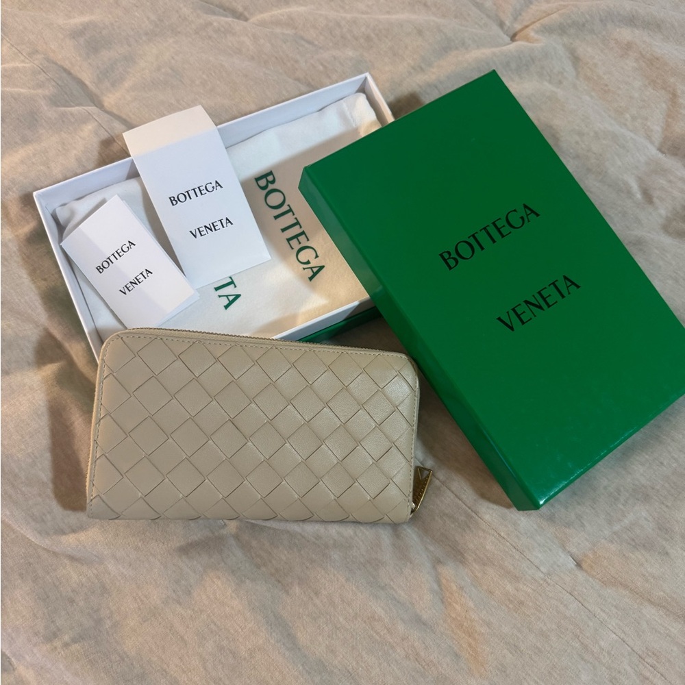 Bottega Veneta Taupe Intrecciato Wallet